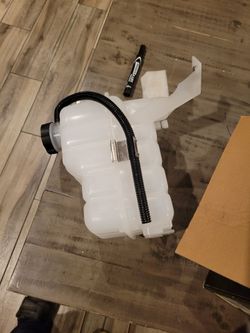 1999------2007 Chevy silverado, Tahoe/GMC Sierra, Yukon water reservoir tank part#603-102