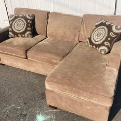 L Shaped Sectional Couch “WE DELIVER”