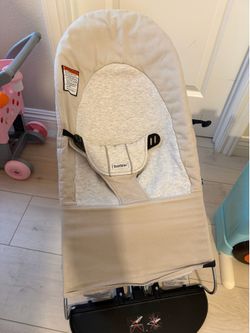 Baby bjorn bouncer