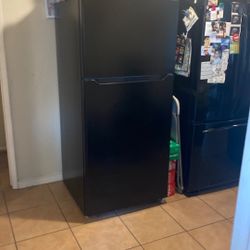 Black Fridge 