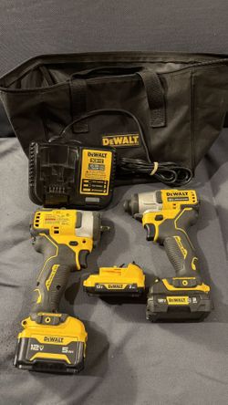 Dewalt Set 3/8 And 1/4 Driver $298