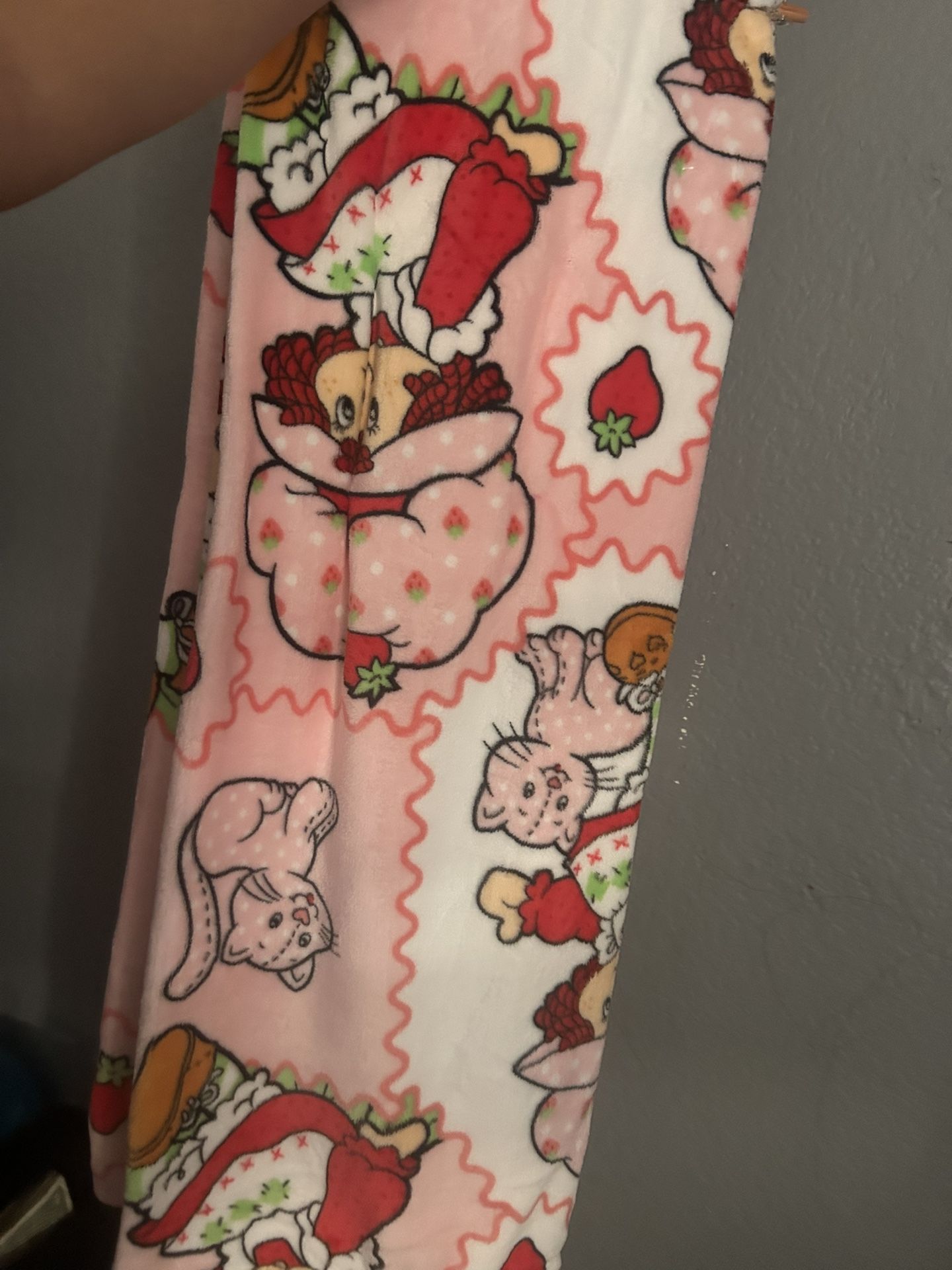 Viral Shortcake Blanket 