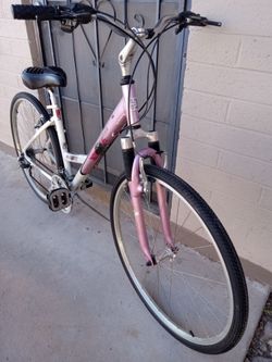 BIKE DIAMONDBACKS VITAL 2 TIRES SIZE 700C FRAME SIZE MEDIUM