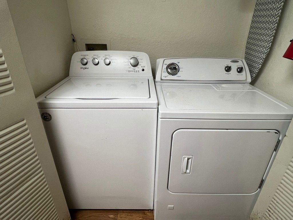 Whirlpool Washer And Gas Dryer