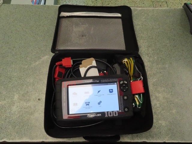 SNAP ON TRITON D8 Diagnostic Computer Scanner 24.4