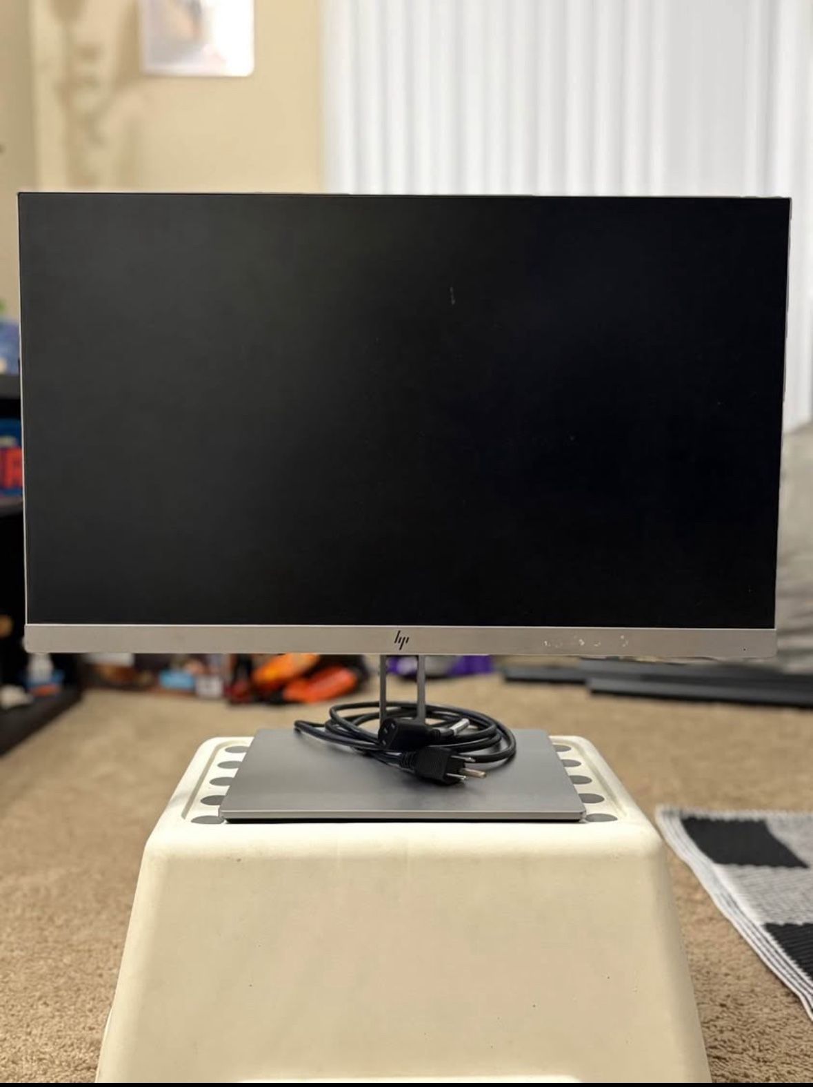 HP EliteDisplay E223 21.5-Inch Screen LED-Lit Monitor Silver