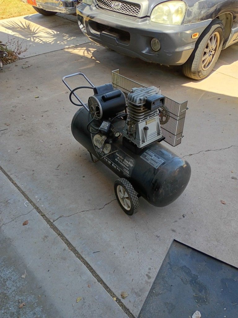 MEDALLION PREMIUM QUALITY PREMIUM VALUE CAMPBELL HAUSFELD AIR COMPRESSOR 6.5 HP 125PSI