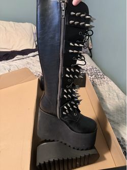 Sold out Dolls kill boots