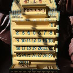 Wooden Apple Theme Calendar Crafty