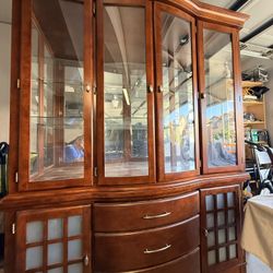 Dining Set.  Table, 6 Chairs, Hutch