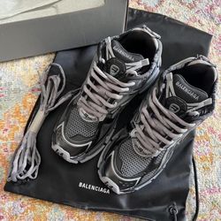 balenciaga runners 