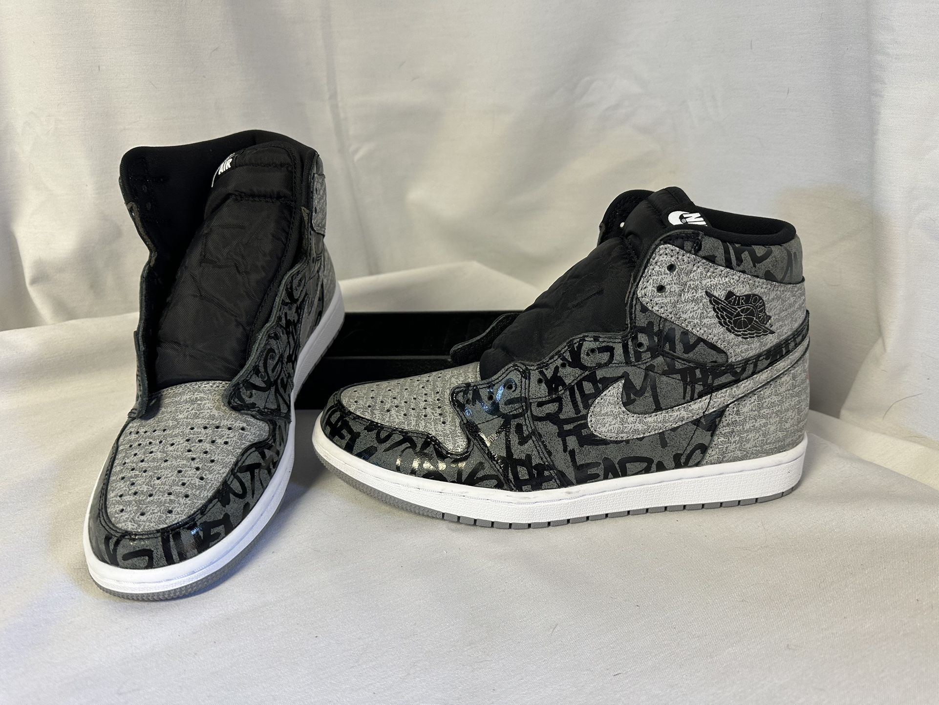 AIR JORDAN 1 REBELLIONAIRE