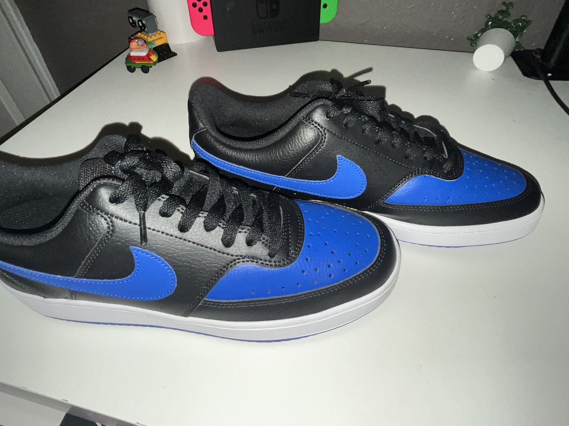 NIKE SHOES, WILLING TO NEGOTIATE 