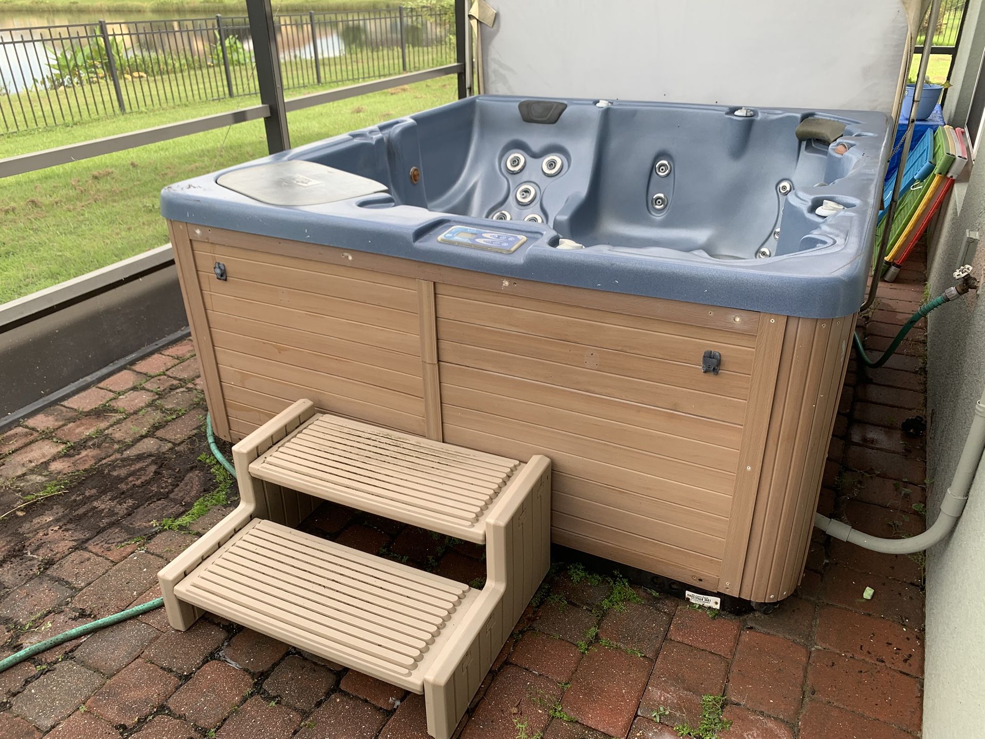 **MAKE OFFER ** 2008 Vita Spa Hot Tub **needs repair**