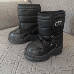 Black Snow Boots