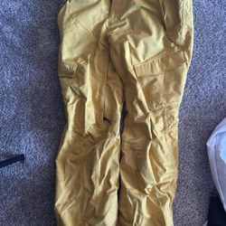 L 686 Yellow Snowboarding/sking Pants 