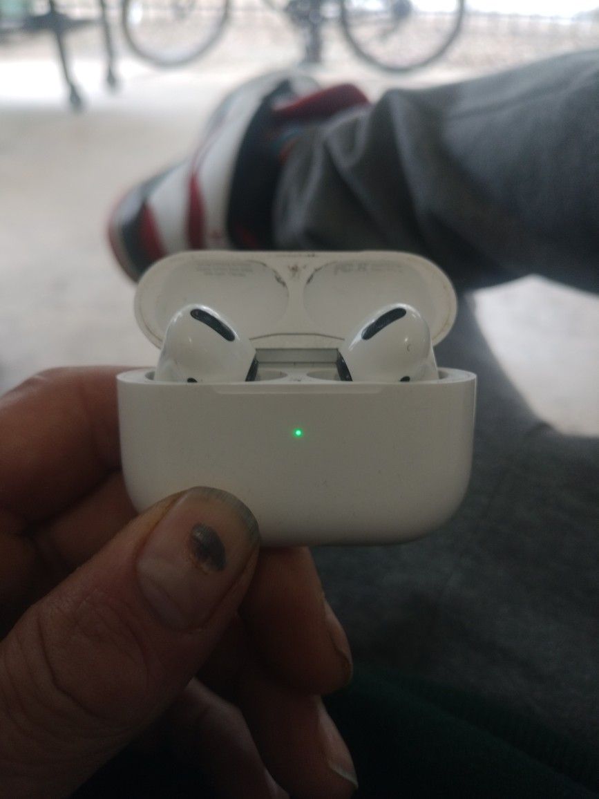 Apple Airpods Pros With Magsafe Case 