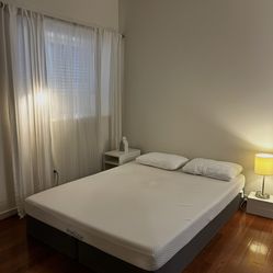 Queen Bed Set – Mattress + Base + 2 Nightstands – Clean & Ready