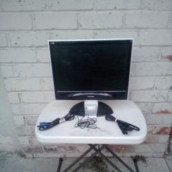 ViewSonic 19" Flat Widescreen Monitor With Built In Speakers