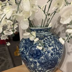 Blue Vase White Flowers 