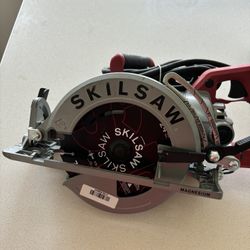 SKILSAW SPT77WML-01 15-Amp 7-1/4-Inch Lightweight Worm Drive Circular Saw , Silv
