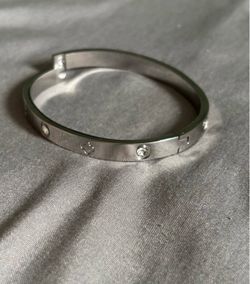 Women’s Size Small-Medium Bracelet *Unique Style*