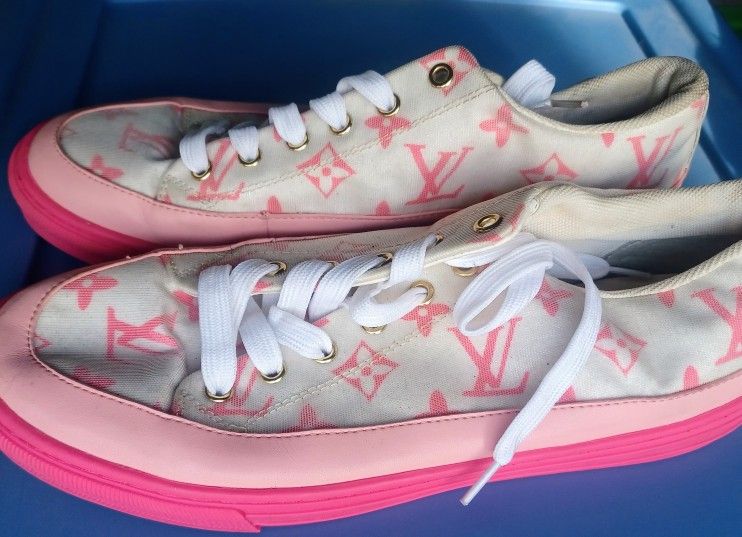 Louis Vuitton Women Size 8 Shoes Great Condition