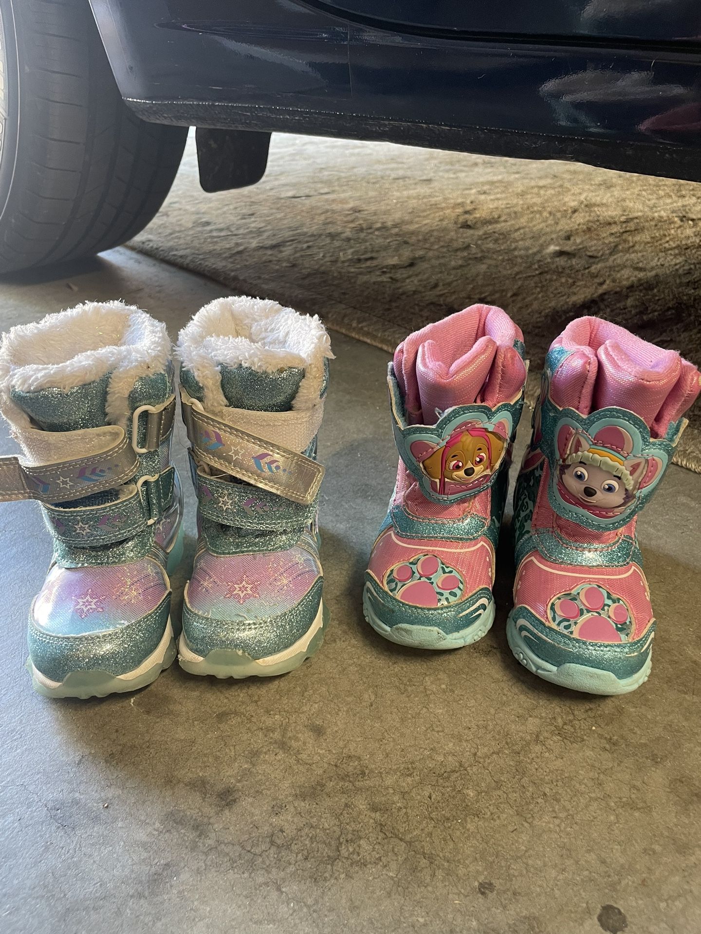 Toddler Girl Snow Boots (size 6) 