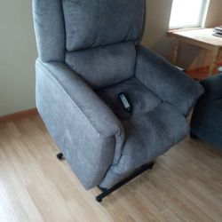 Jean LA-Z-BOY Power Lift Recliner