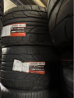 285/40R17 NITTO NT555G2