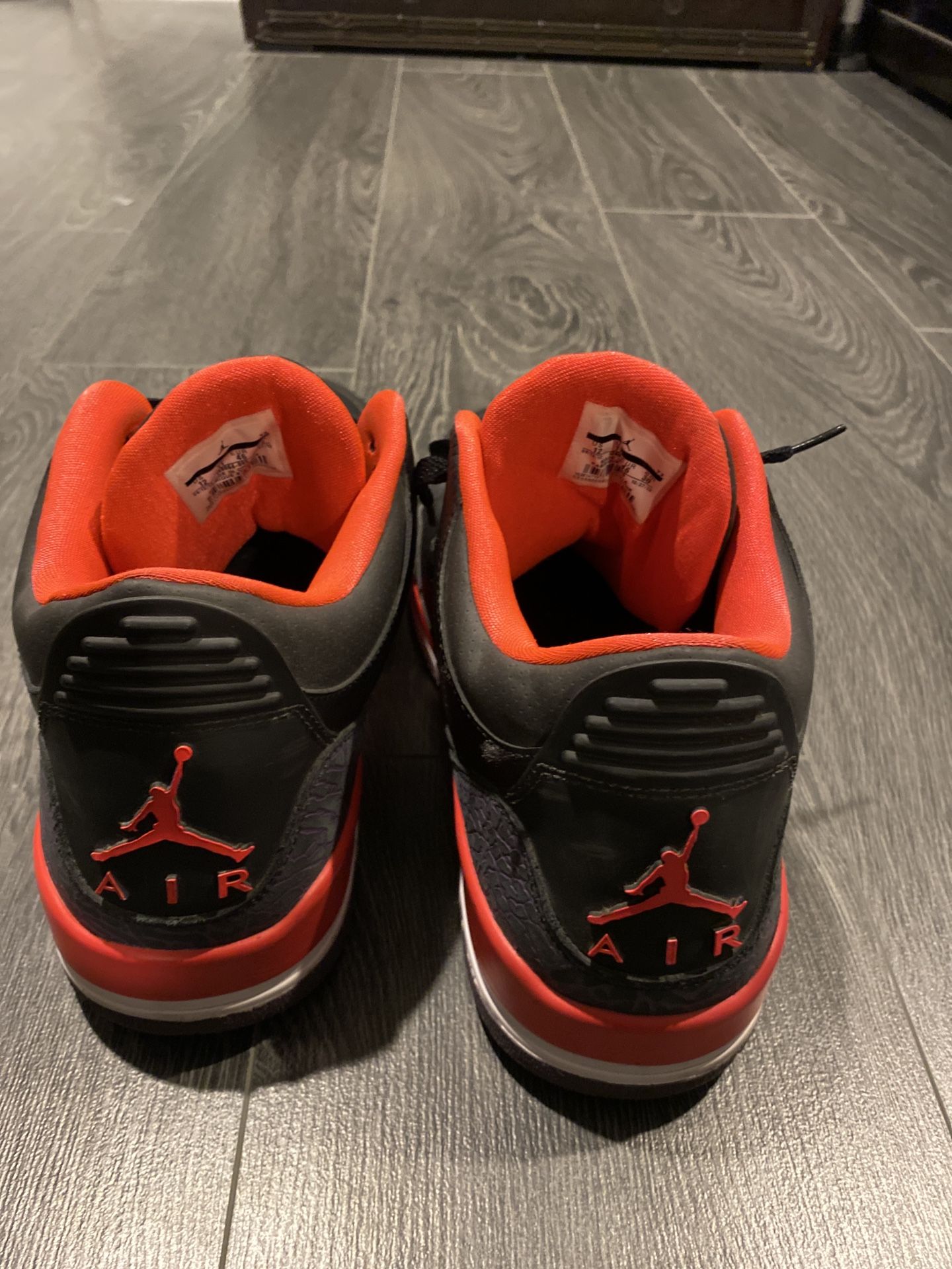 Jordan 3 Retro Crimson SIZE 12