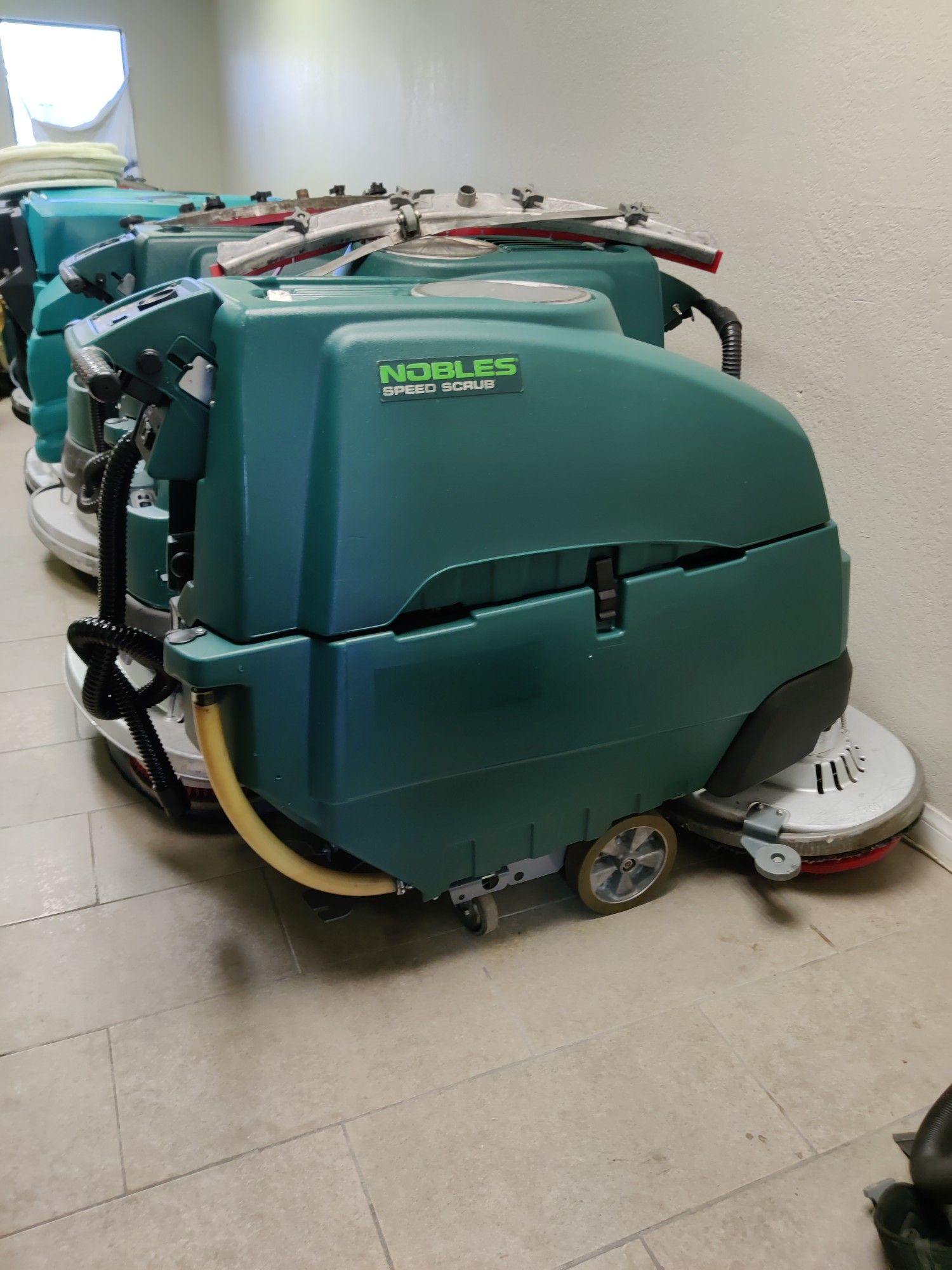 Floor scrubber NOBLES SS5 32"