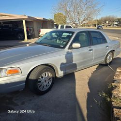 2003 Ford Crown Victoria