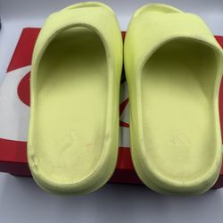 Yeezy Slides Glow Green Size 10.5