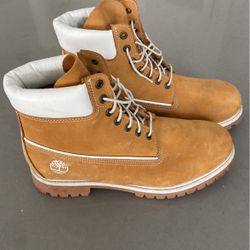 Like New Timberland Boots - Mens Size 12