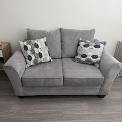 Loveseat 