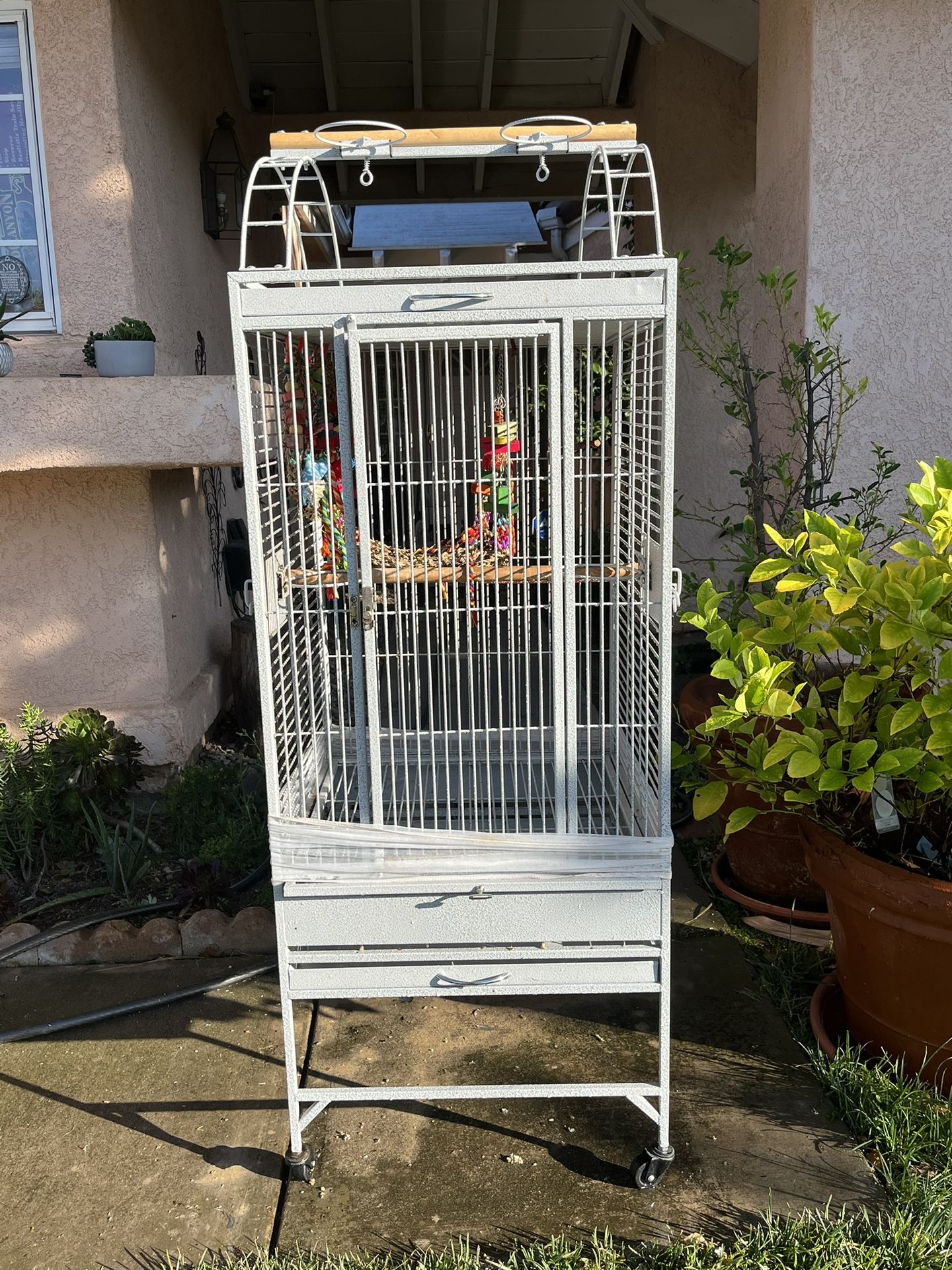Bird Cage With Accessories 🦜🦜🦜Good Condition 🦜