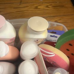 BIN FULL OF HYGIENE PRODUTS