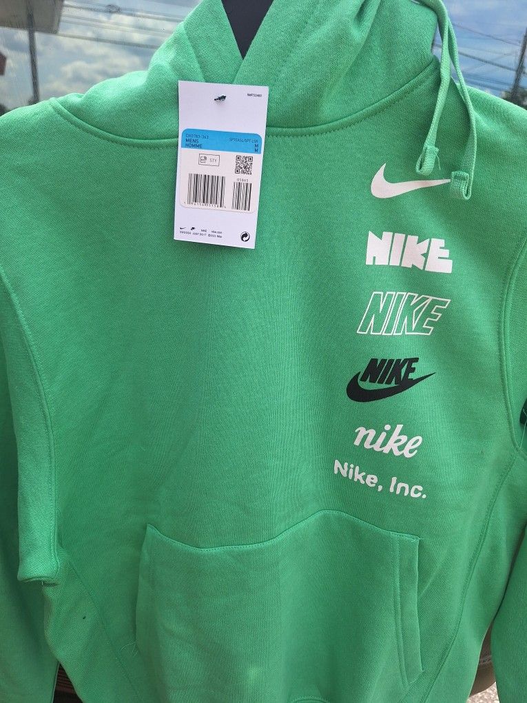 Nike, Ellen Tracey, Avalanche