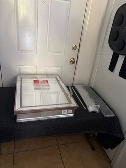 Medicine cabinet / bathroom cabinet
