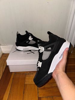 Air Jordan 4 White Thunder