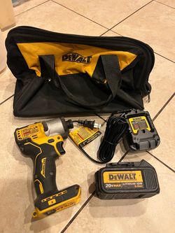 DEWALT impact driver battery and charger bag