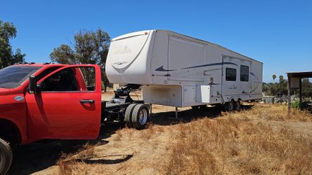 5th wheel traile