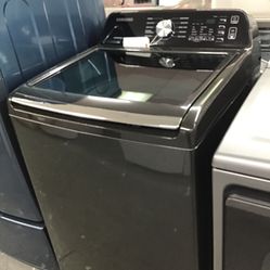 New Scratch And Dent Samsung Washer. 1 year Warranty 