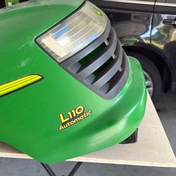 John Deere L110 Hood 