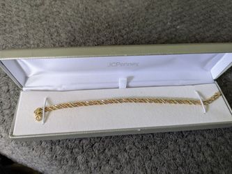 Women's jewelry