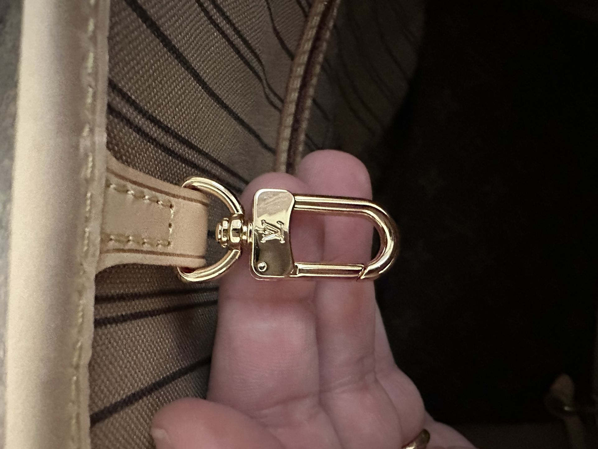 Louis Vuitton Neverfull MM for Sale in Goodyear, AZ - OfferUp