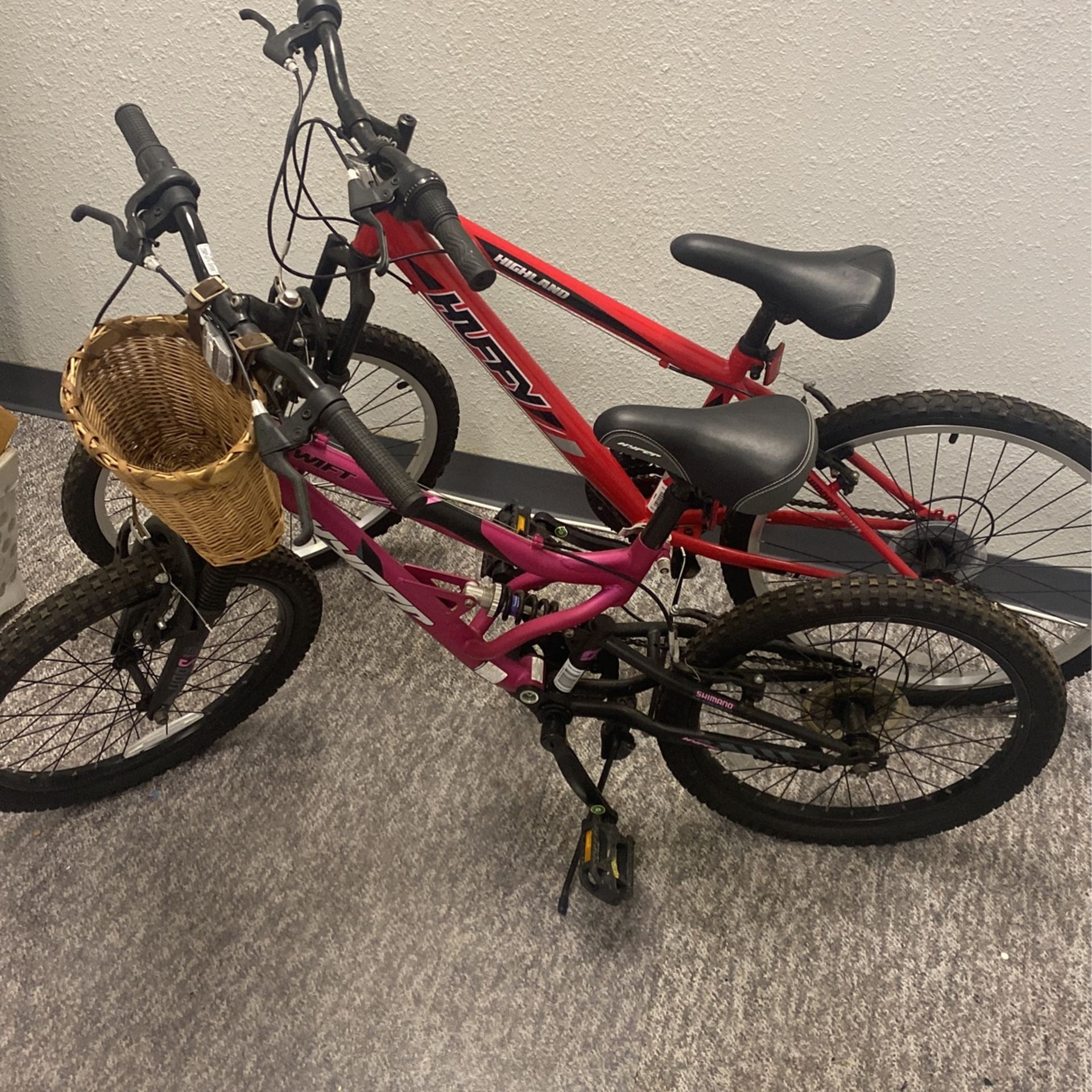 Huffy Highland 24” 21 Speed Mtn Bike & Magenta Hyper 20” Girls Bike 7 Speed