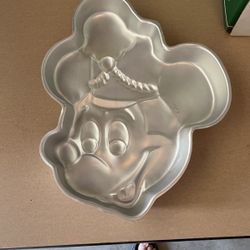 Wilton Mickey Mouse Cake Pan