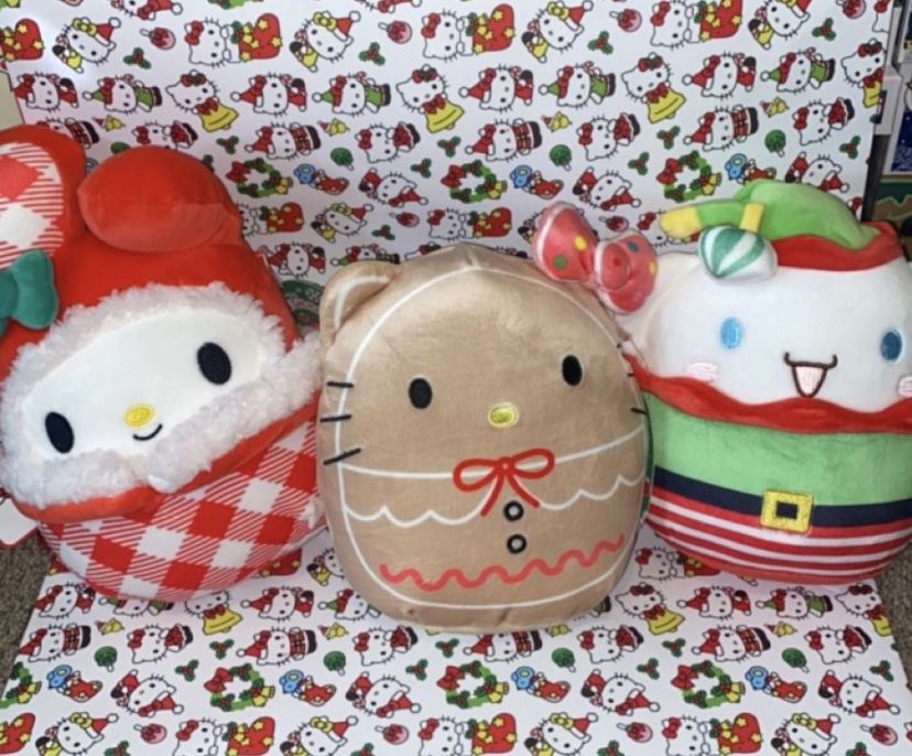 Sanrio Hello Kitty Christmas Squishmallow Set